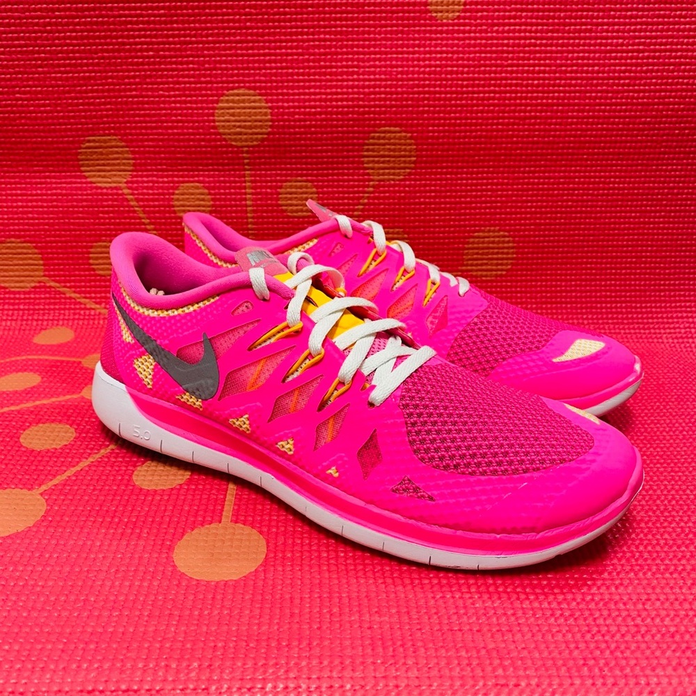 Nike Free 5.0 Youth Sz 7Y Pink White Athletic Run